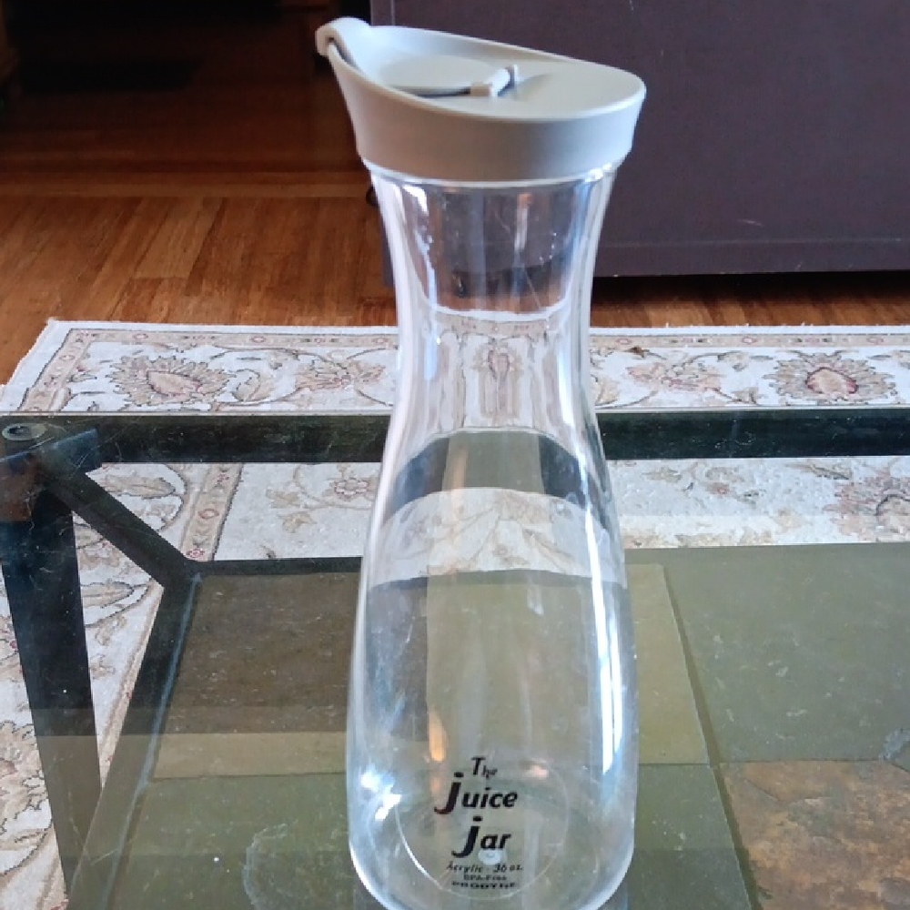 THE JUICE BAR CARAFE